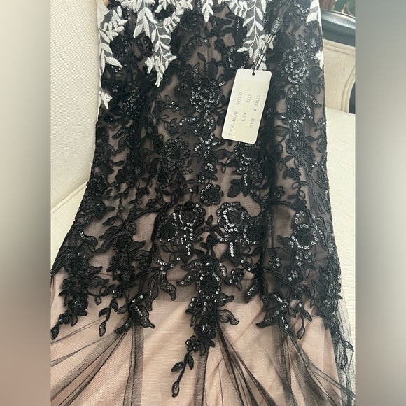 Clarisse Sleeveless Beaded Floral Trumpet Gown NWT - Picture 4 of 8